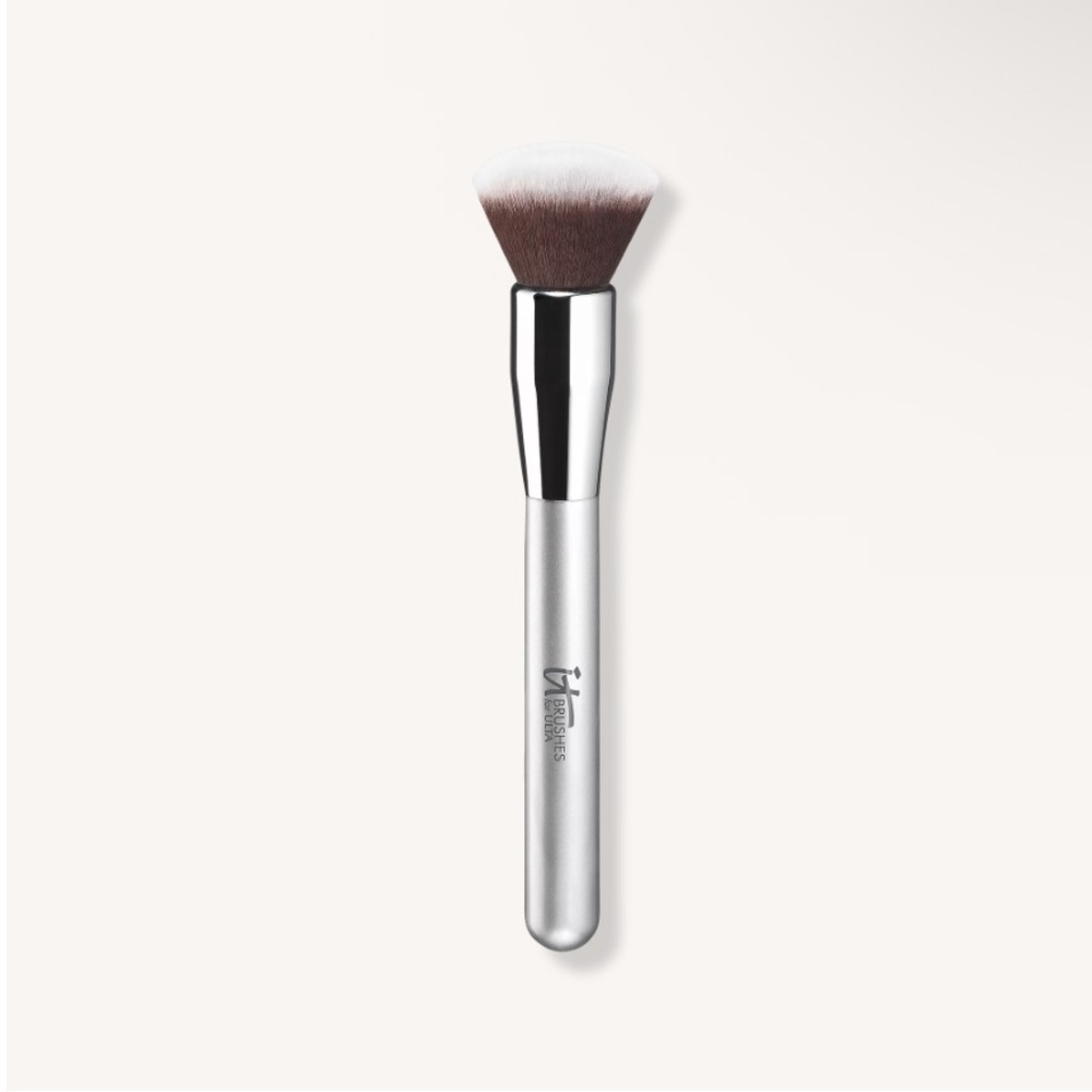 it cosmetics makeup brush